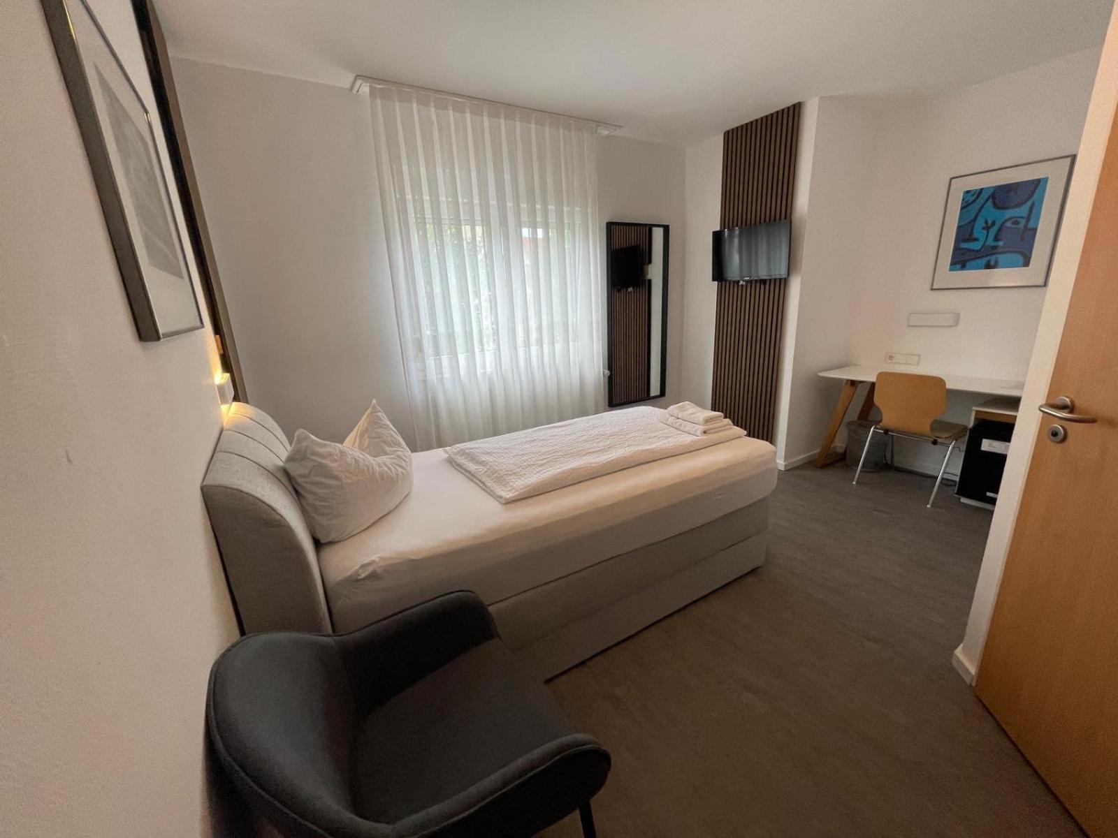 Hotel Loewen Kusterdingen Extérieur photo