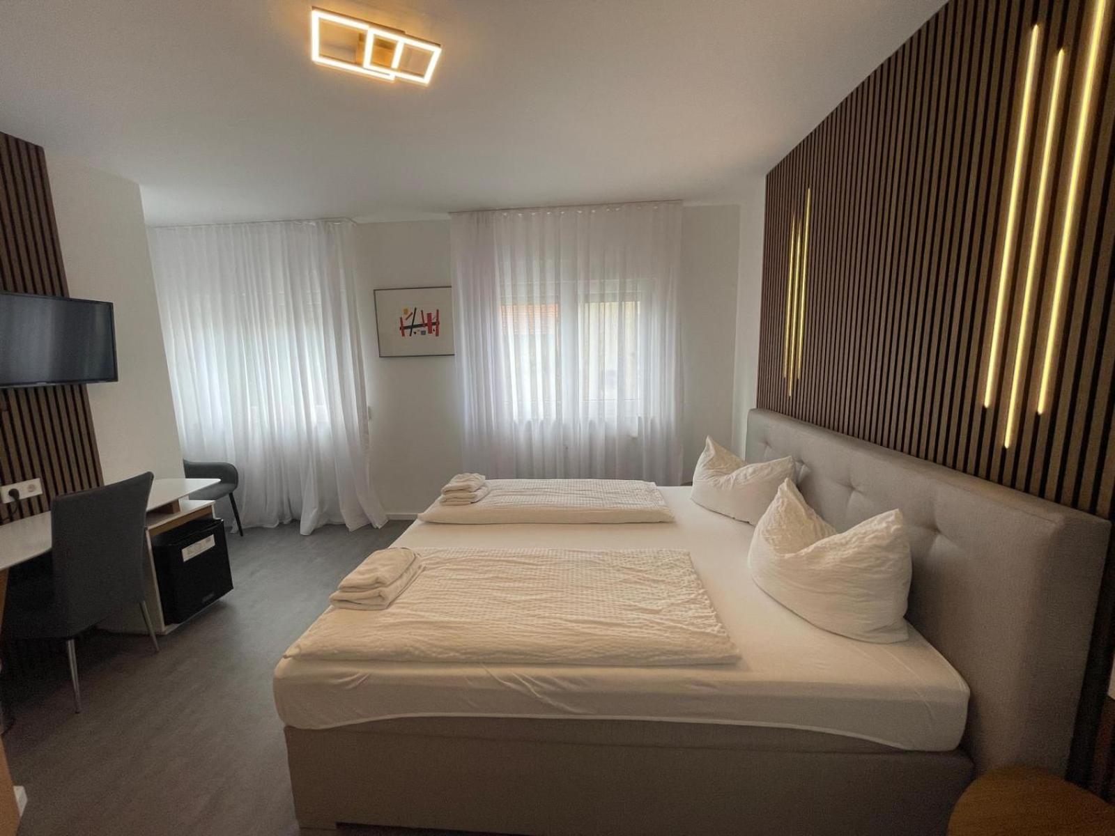 Hotel Loewen Kusterdingen Extérieur photo